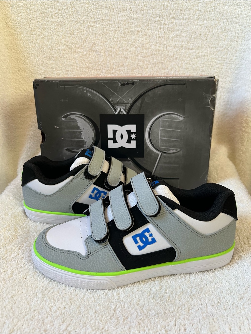DC Kid's Velcro Skate Shoe Grey/Black/Blue/Green. Size 4.